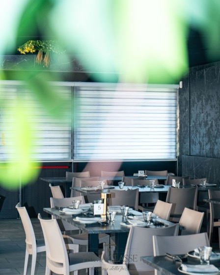Sala vista dal verde &mdash; Prima Classe, scatto di Giesse Agency.